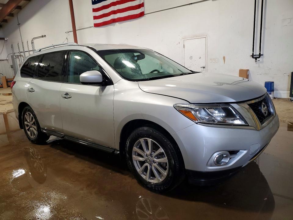 2015 Nissan Pathfinder sv