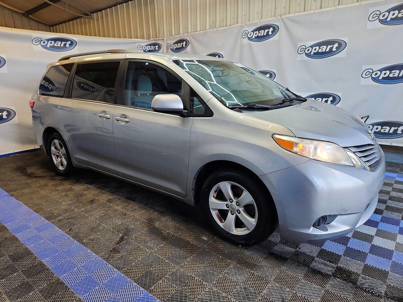 2017 Toyota Sienna le