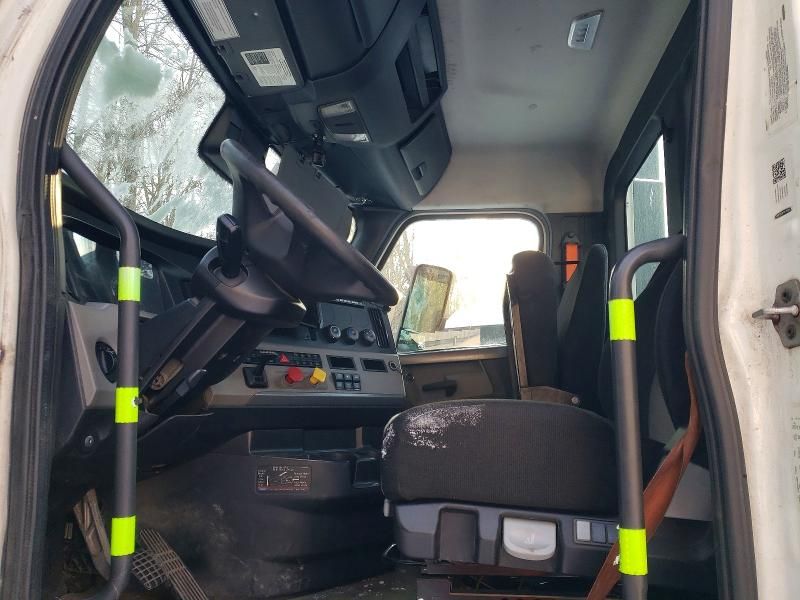 2022 Freightliner Cascadia 126 Semi Truck