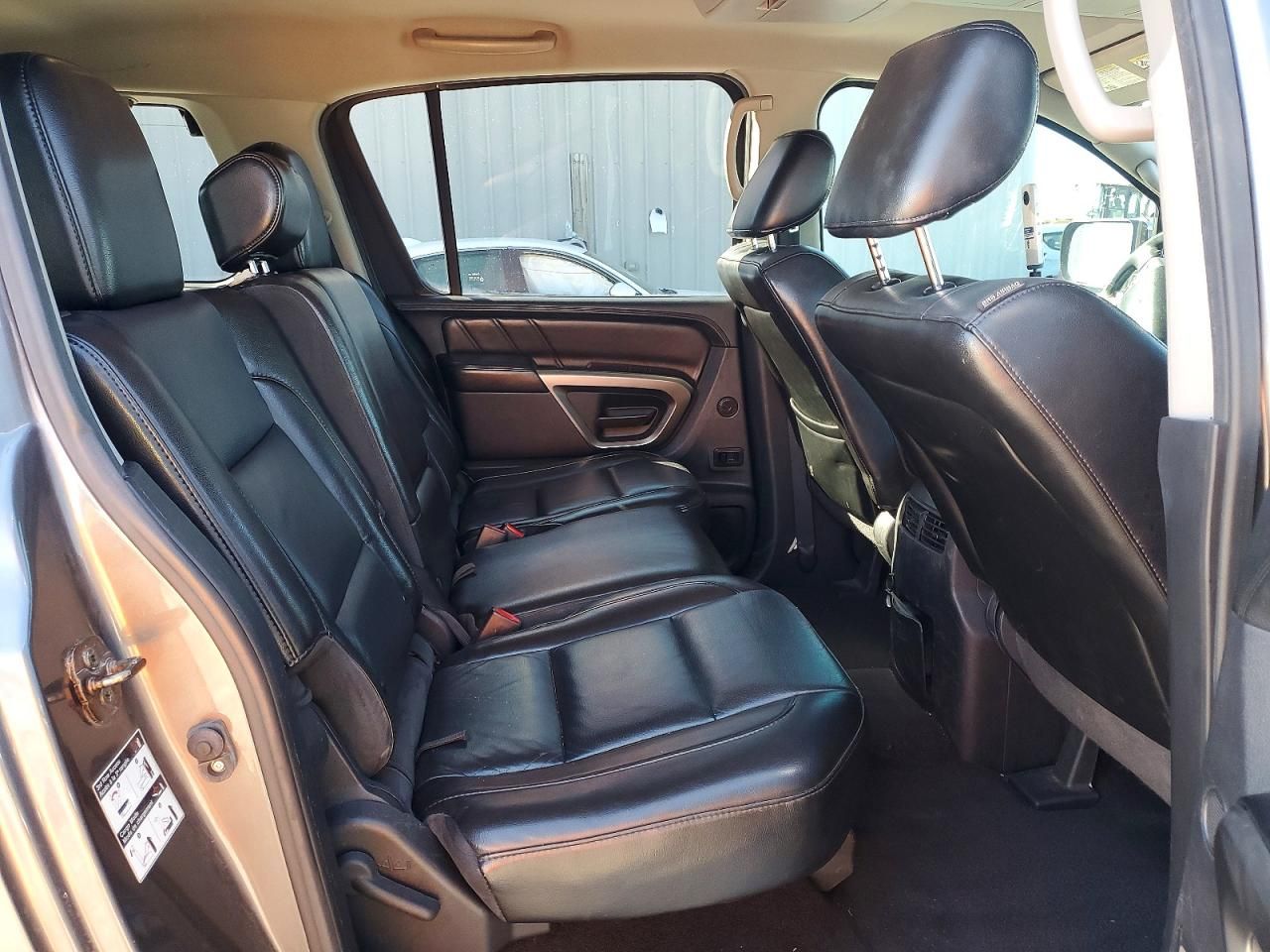 2015 Nissan Armada sv