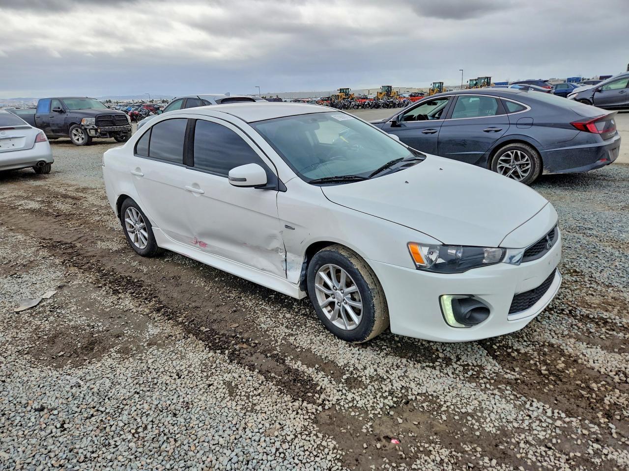 2016 Mitsubishi Lancer es