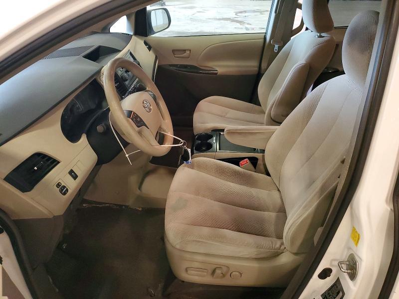 2011 Toyota Sienna le