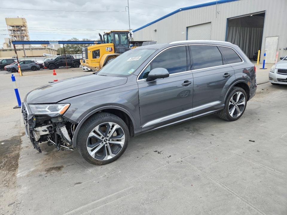 2020 Audi Q7 Premium Plus