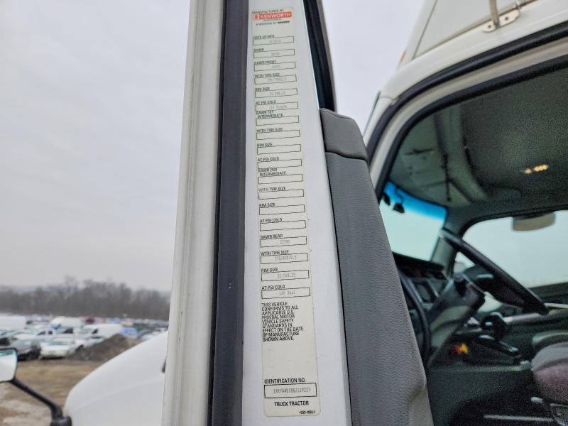 2016 Kenworth T680 Semi Truck