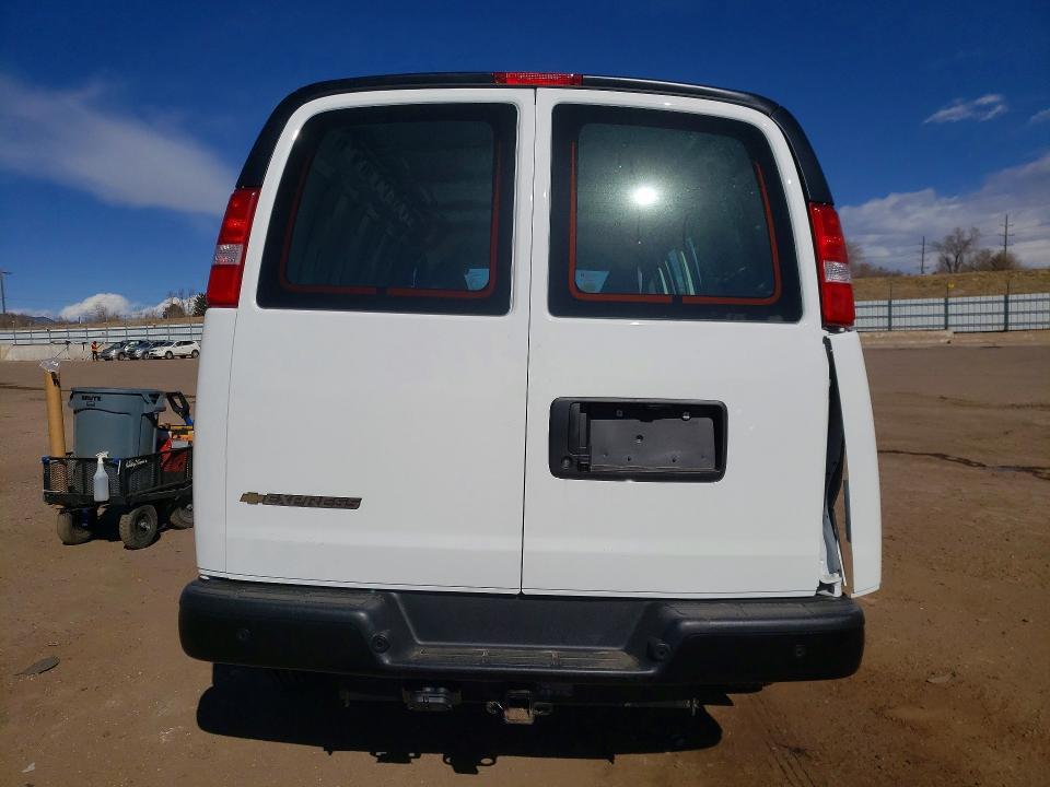 2025 Chevrolet Express G2500