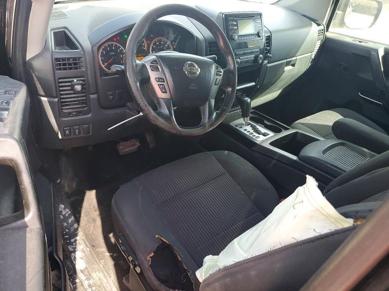 2013 Nissan Titan SV