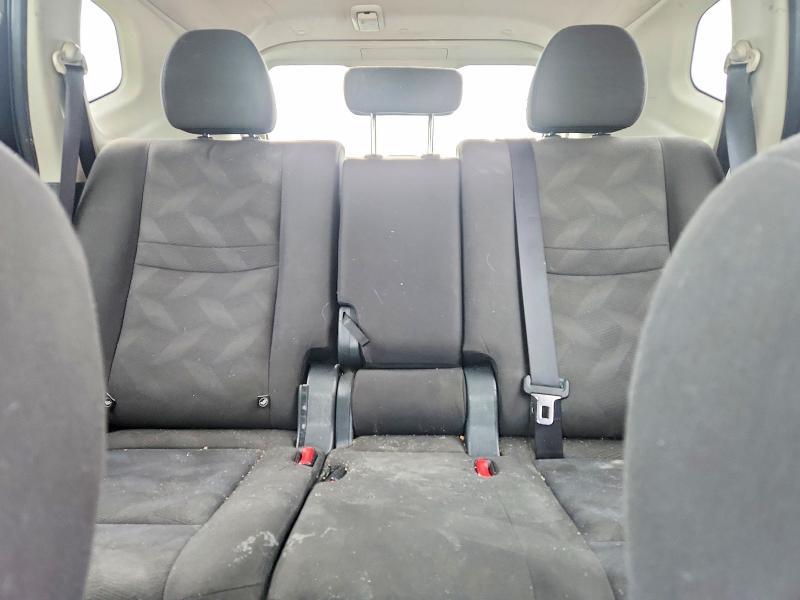 2016 Nissan Rogue sv