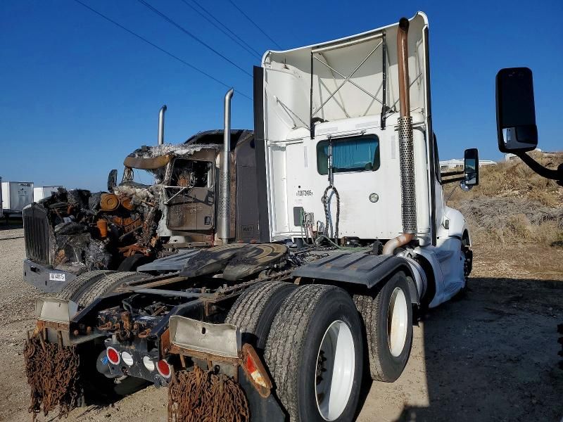 2014 Kenworth Construction T680