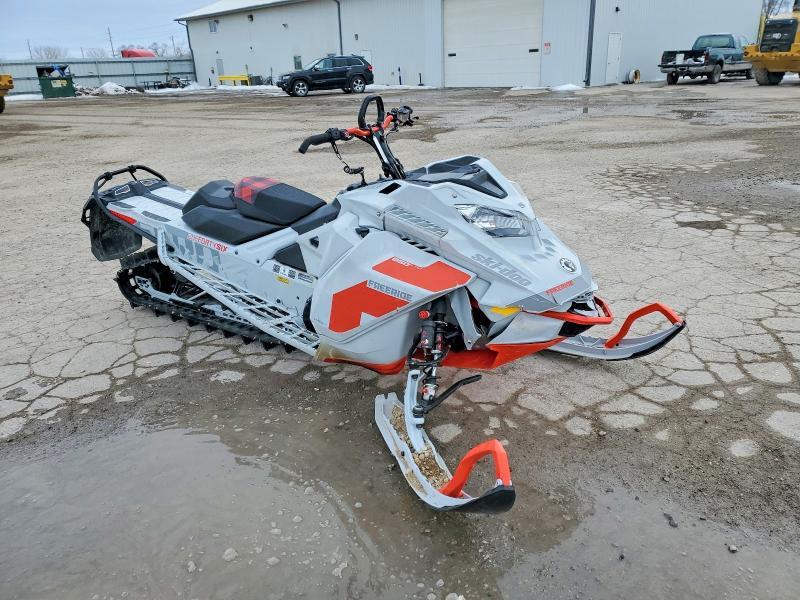 2021 Skidoo Snowmobile