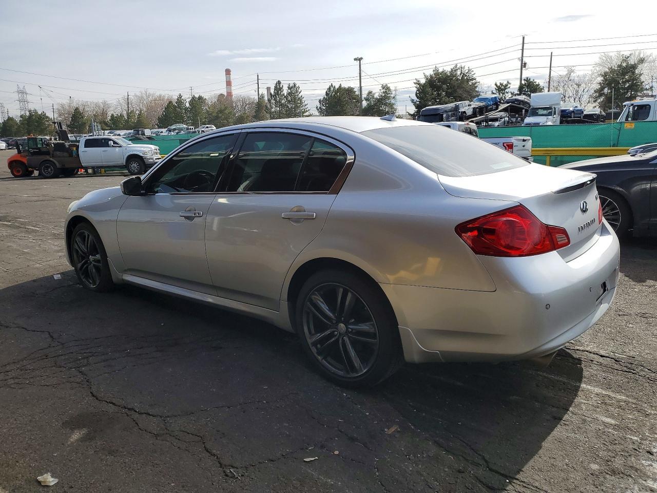 2011 Infiniti G37