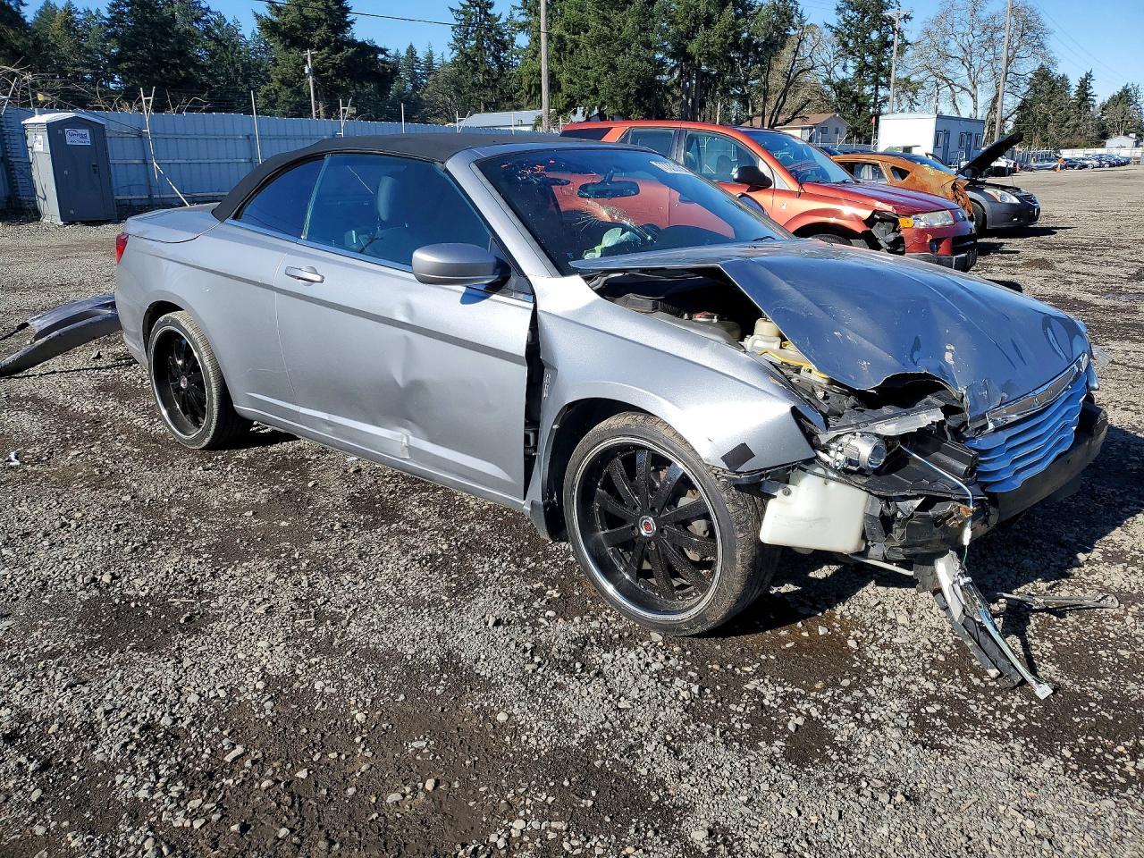 2013 Chrysler 200 Touring