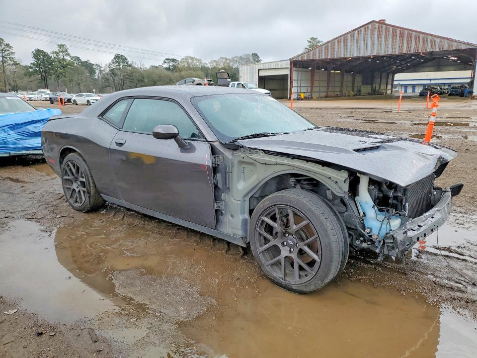 2018 Dodge Challenger r