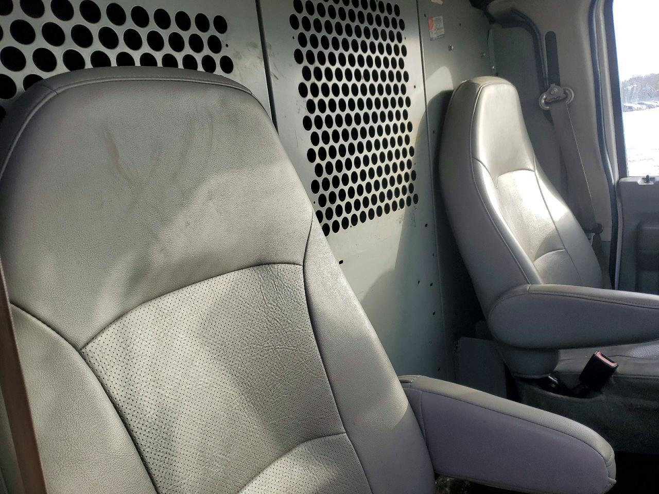 2010 Ford E250 Utility / Service Van