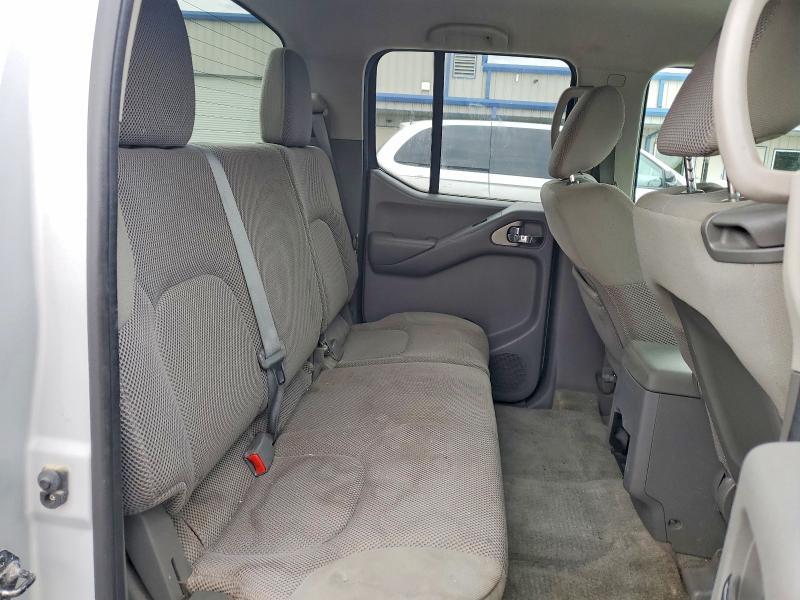 2012 Nissan Frontier s