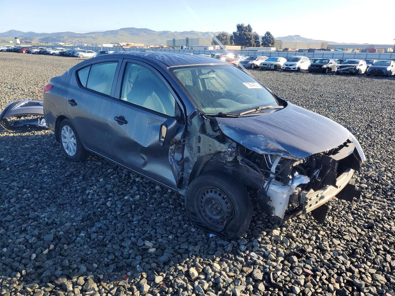 2016 Nissan Versa s