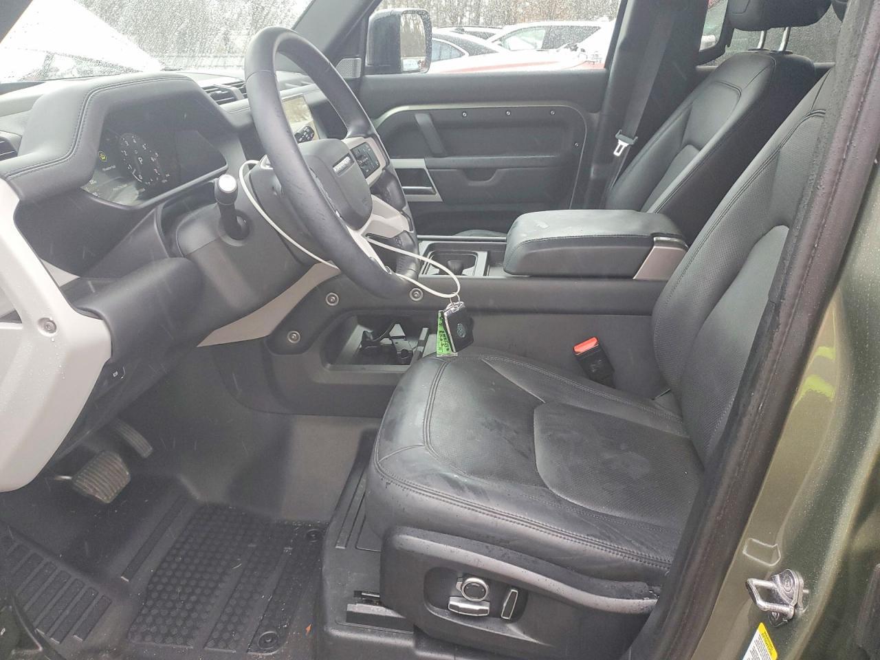 2024 Land Rover Defender 130 s