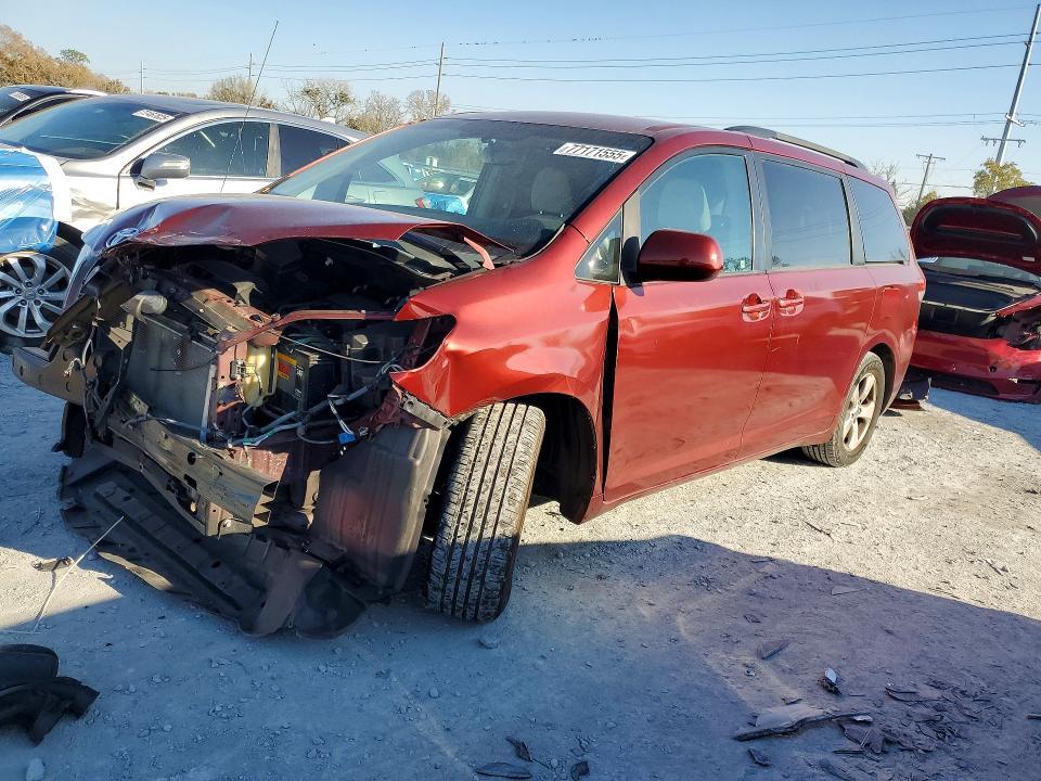 2014 Toyota Sienna le