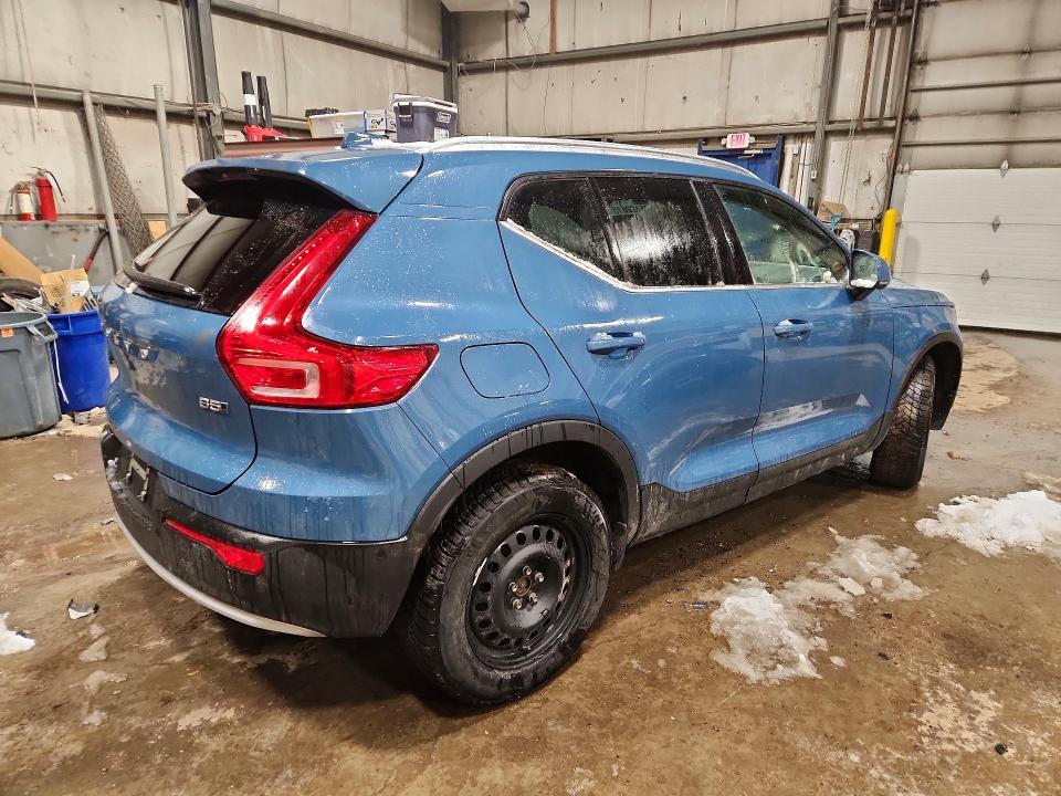 2023 Volvo Xc40 Plus