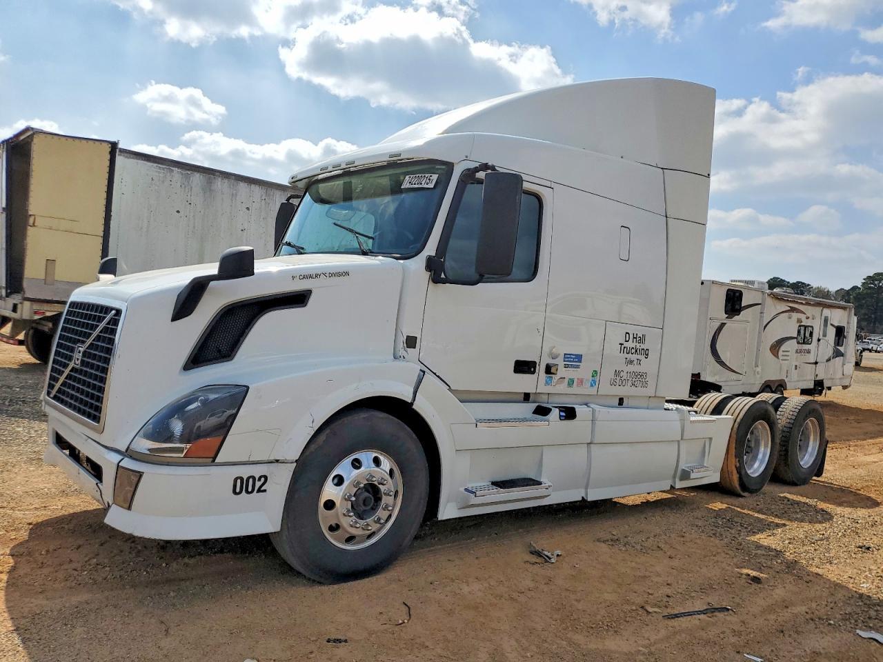 2013 Volvo VN VNL