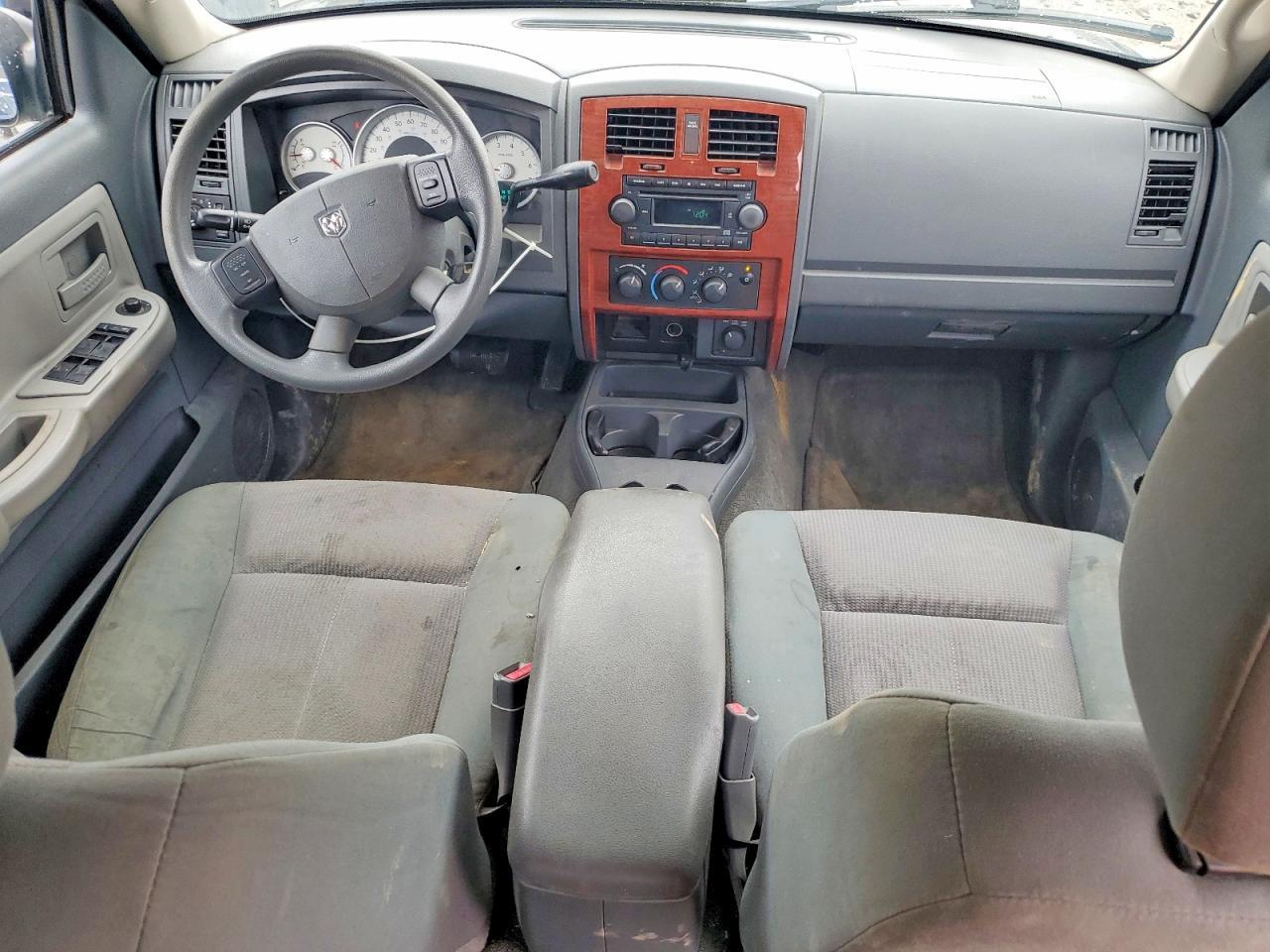 2005 Dodge Dakota Quad slt