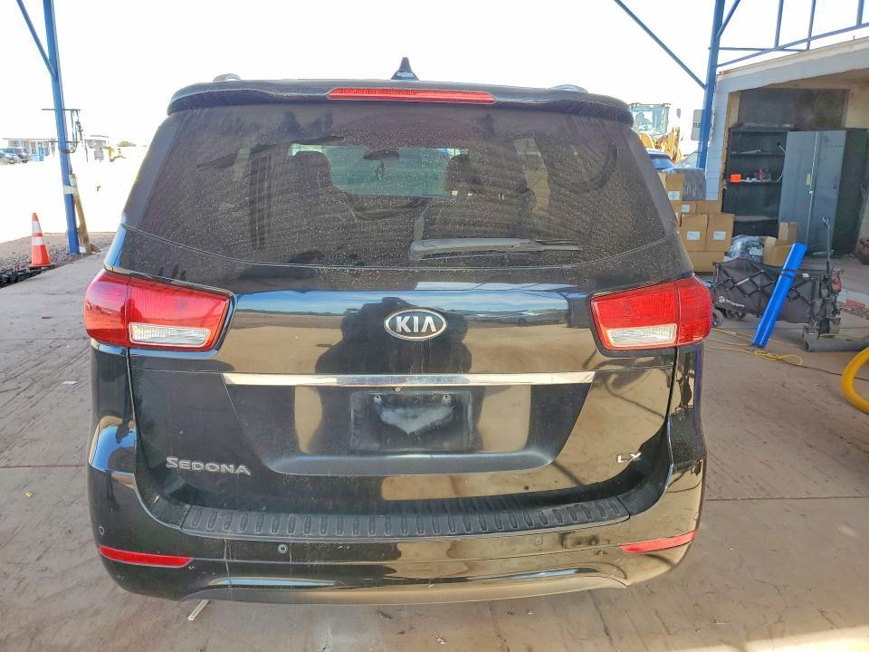 2017 KIA Sedona lx