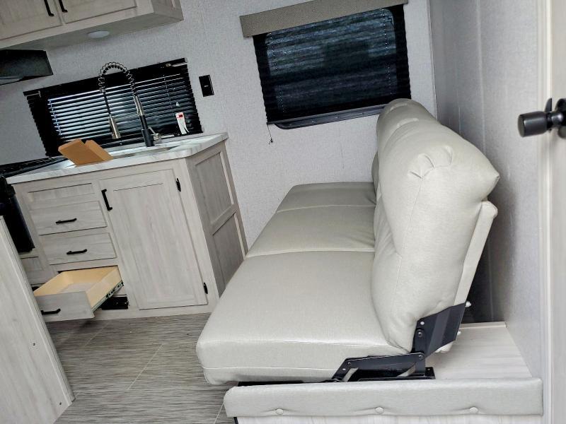 2022 East Manufacturing TO West Silver Lake Camper