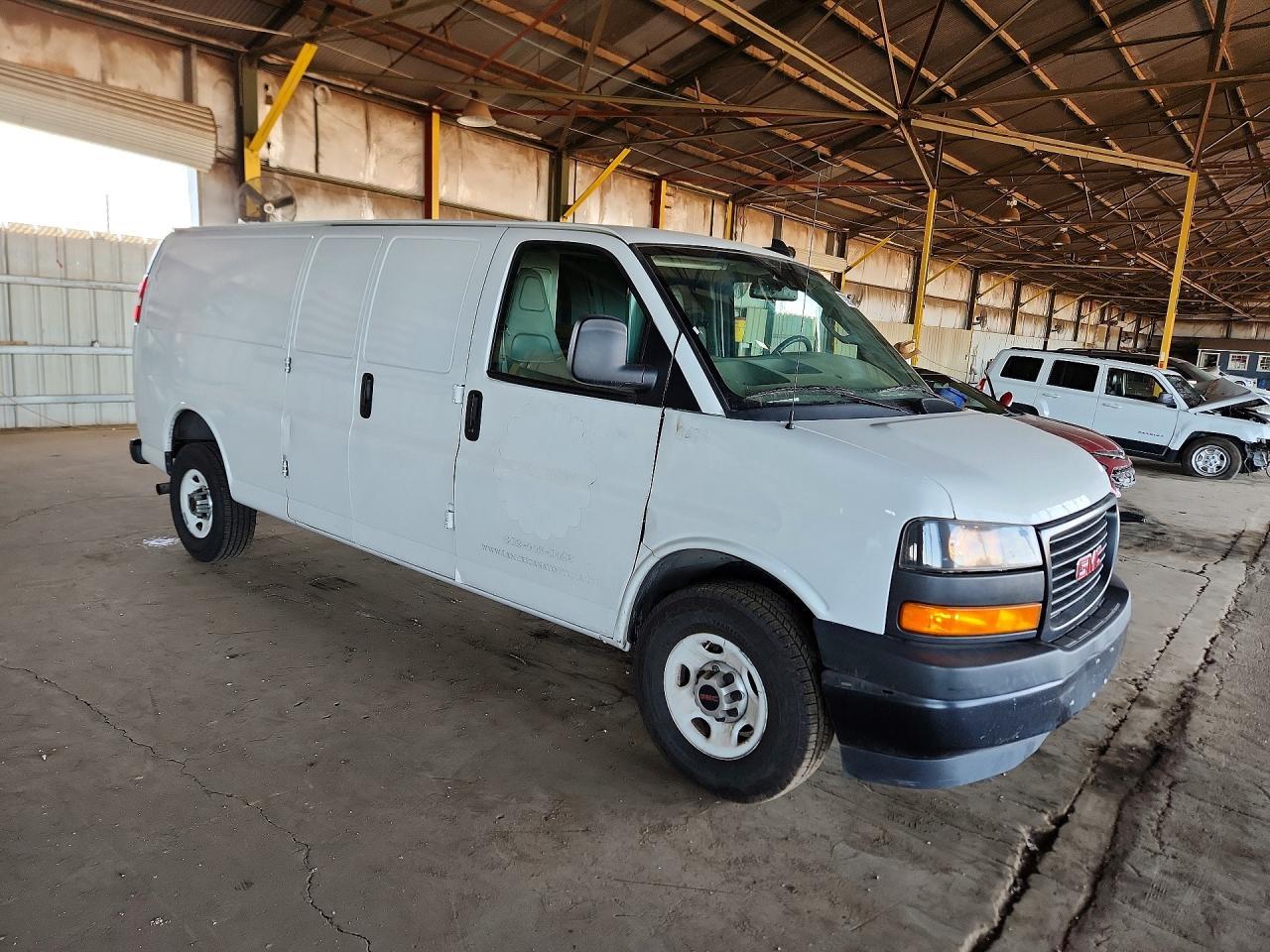 2022 GMC Savana G3500