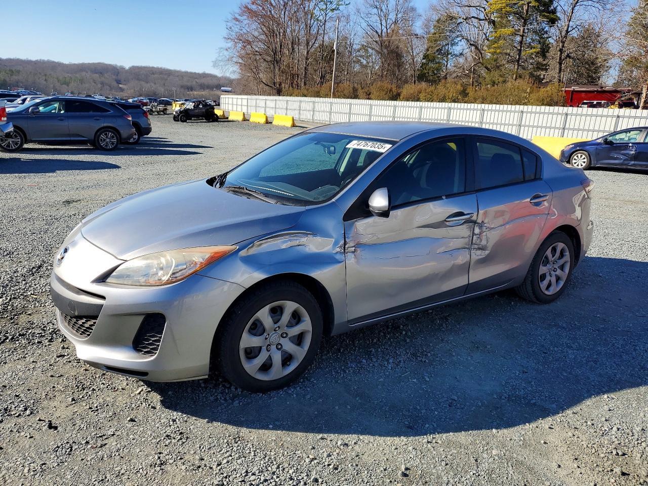 2013 Mazda 3 I