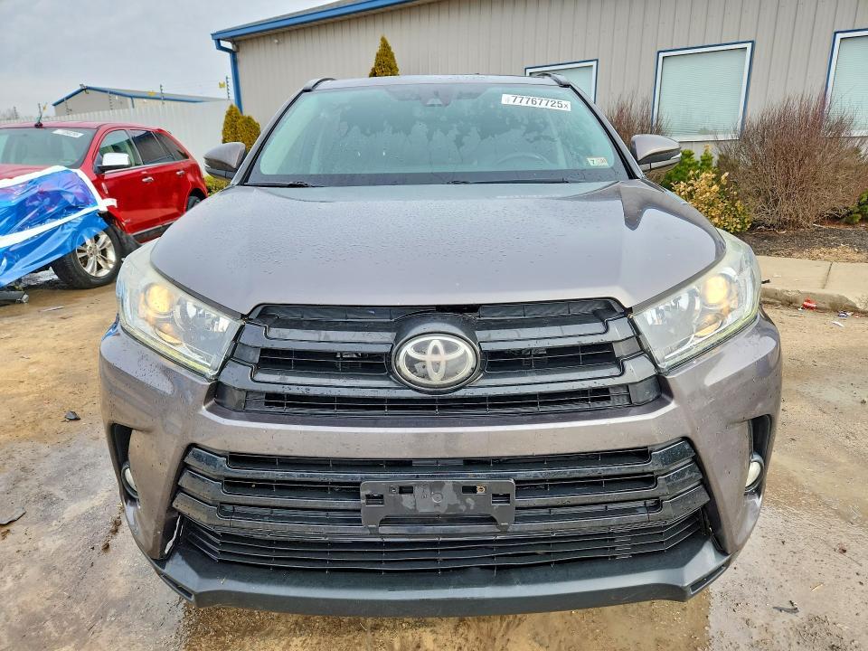 2017 Toyota Highlander se