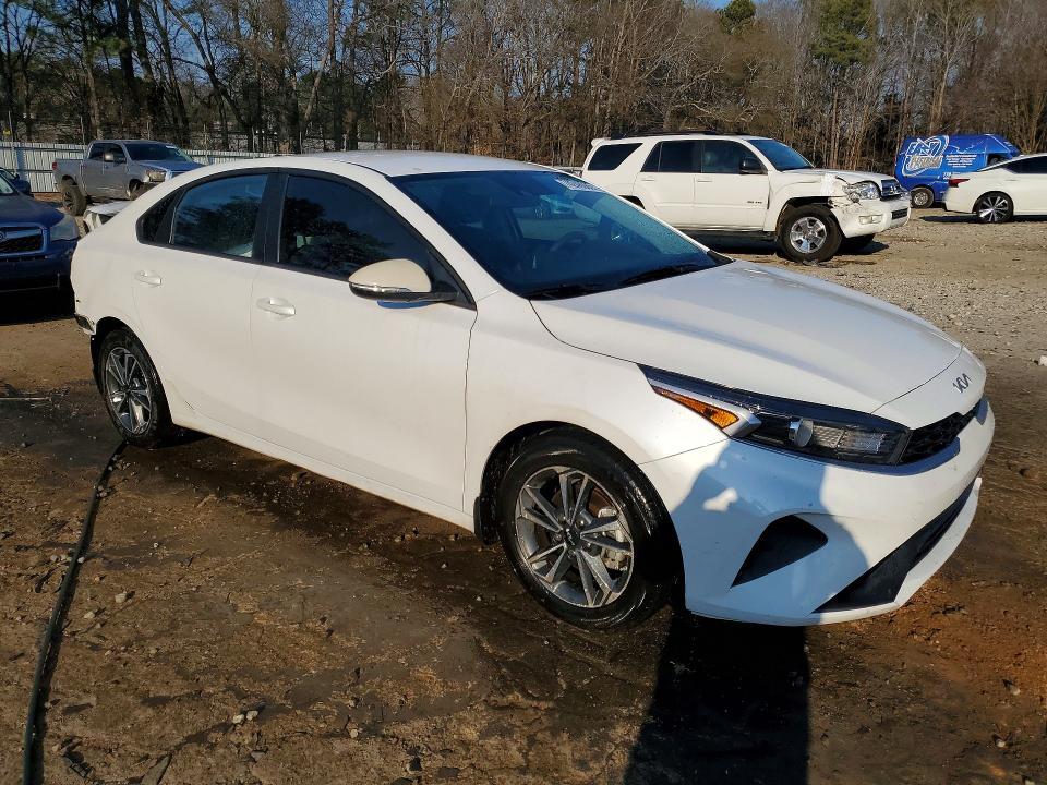 2024 KIA Forte lx