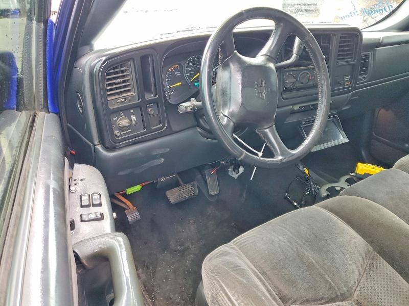 2001 Chevrolet Silverado Flatbed Truck