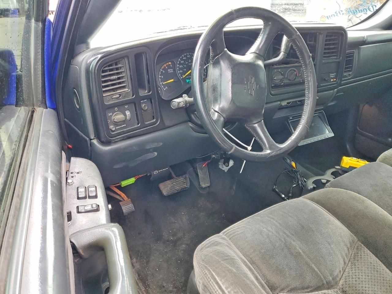 2001 Chevrolet Silverado Flatbed Truck