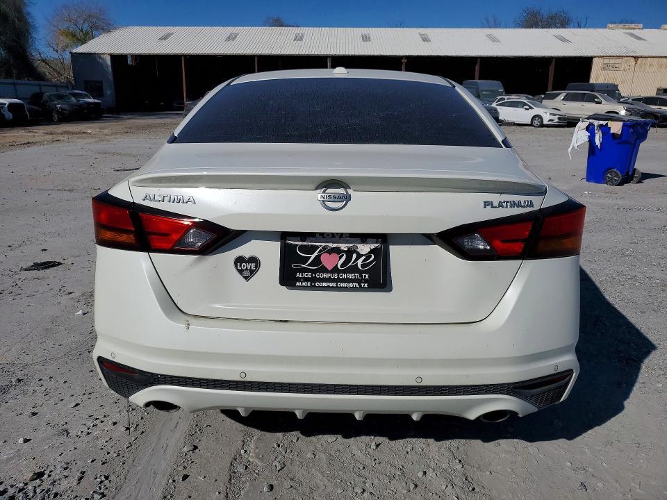 2019 Niss Altima
