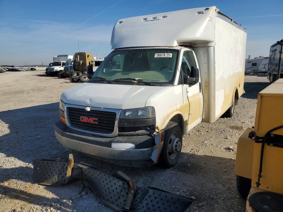 2023 GMC Savana Cutaway G3500