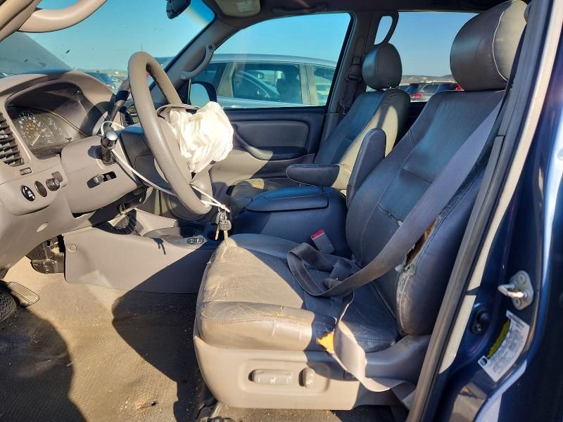 2005 Toyota Sequoia SR5