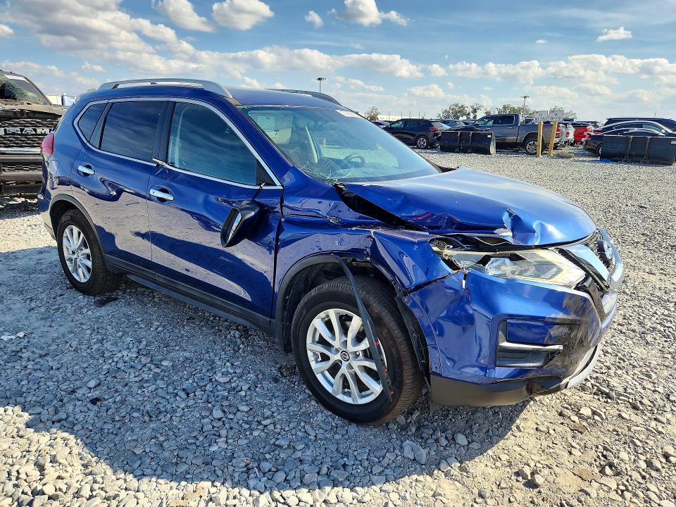 2017 Nissan Rogue sv