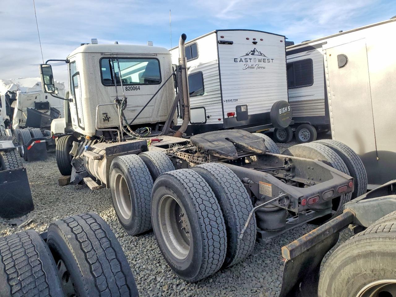2020 Mack Anthem Semi Truck