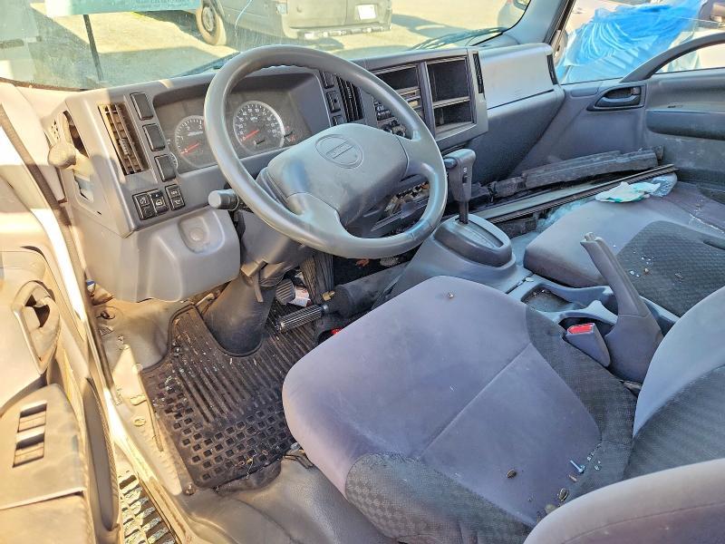 2014 Isuzu NRR BOX Truck