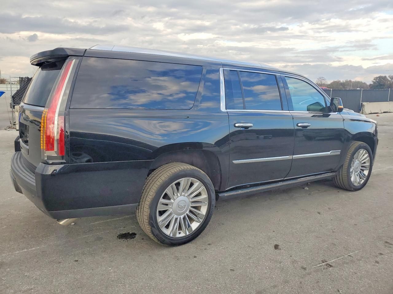 2016 Cadillac Escalade esv Platinum