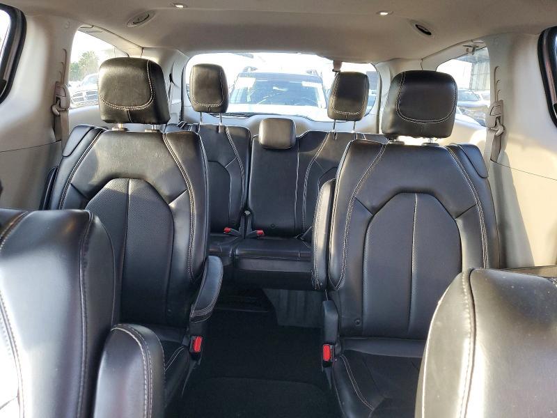 2020 Chrysler Voyager lxi