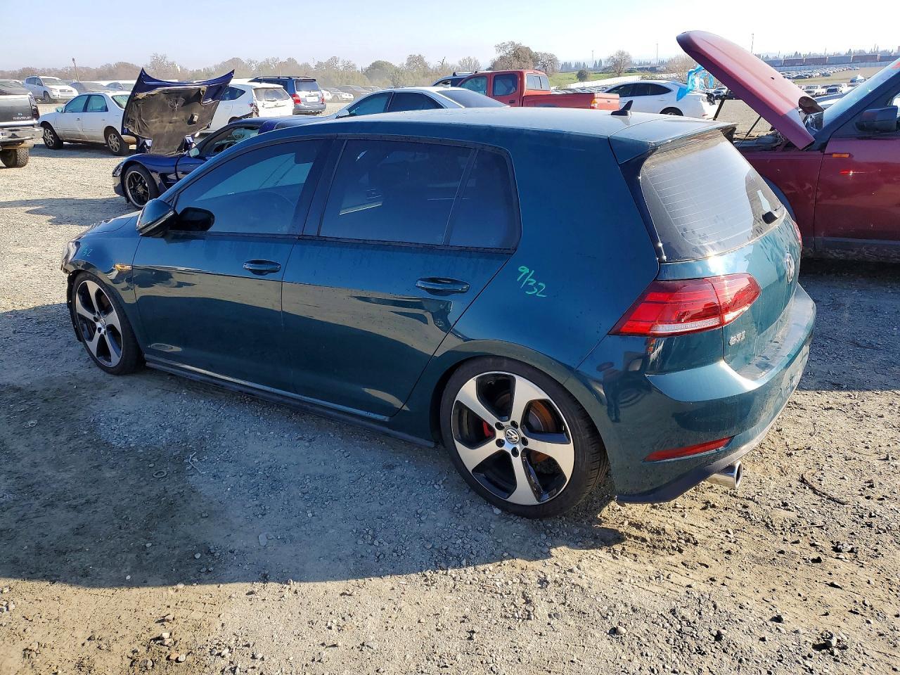 2018 Volkswagen Gti S/se