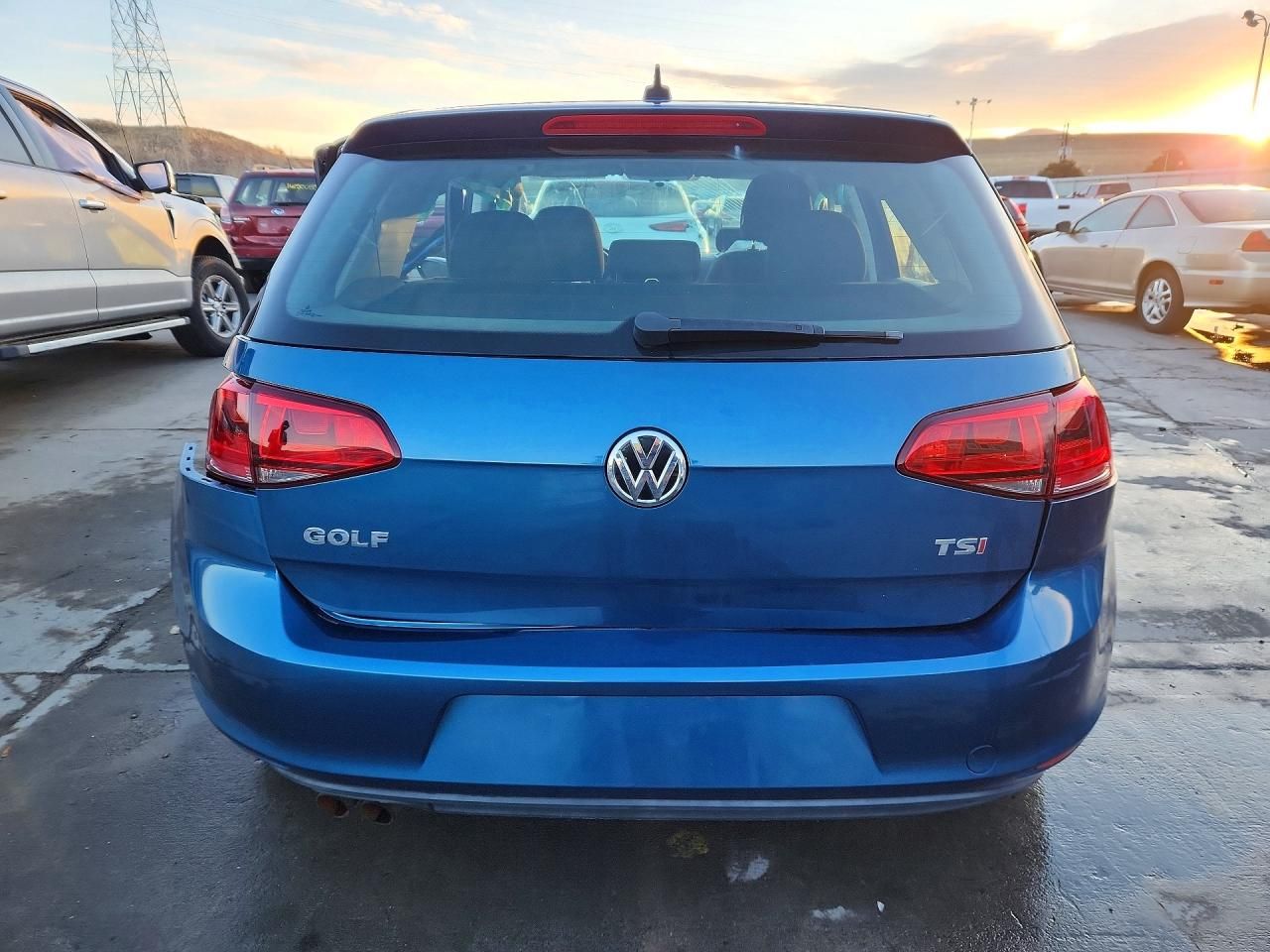 2017 Volkswagen Golf s
