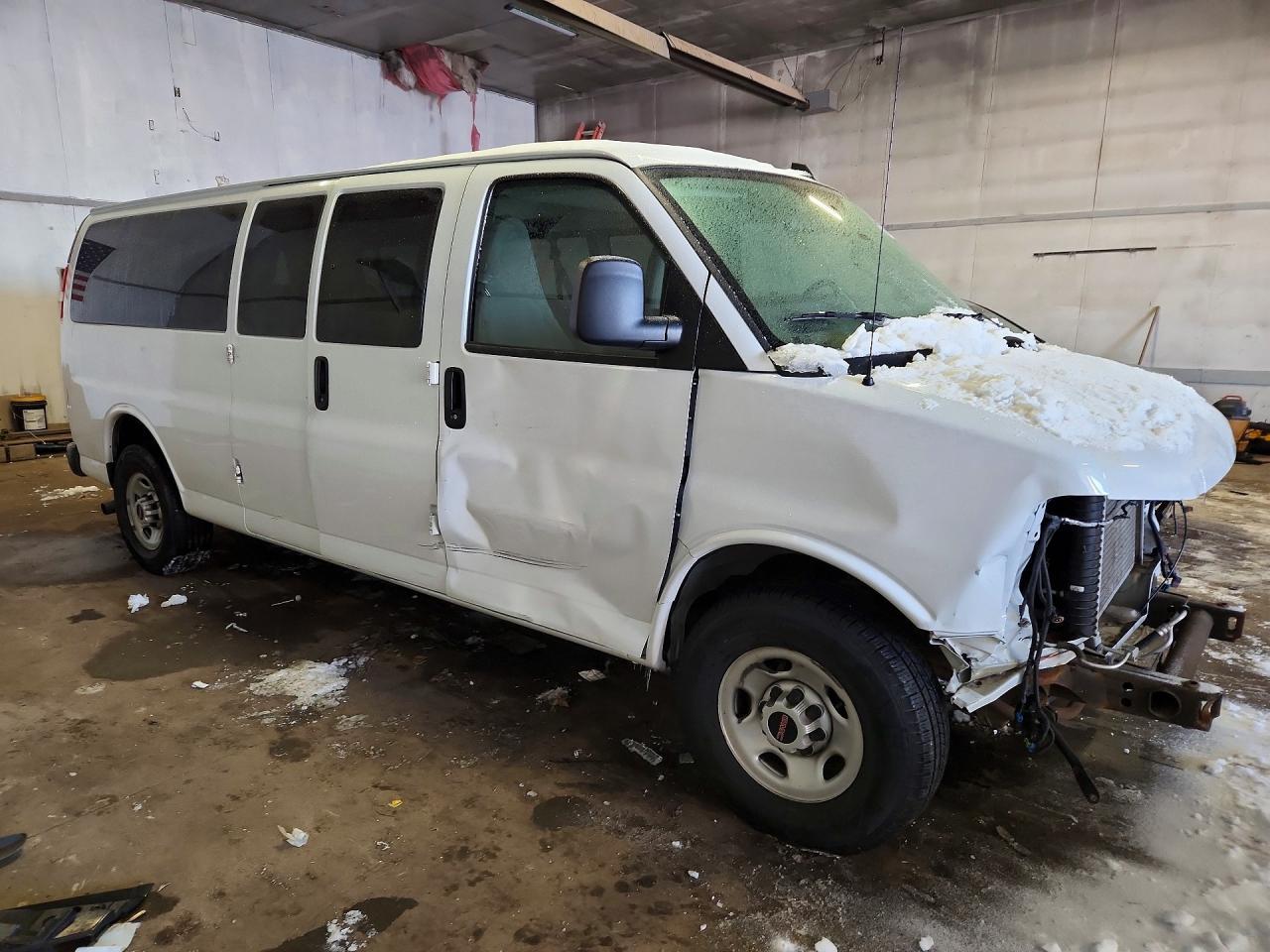 2023 GMC Savana G3500 LS