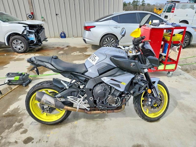 2017 Yamaha FZ10