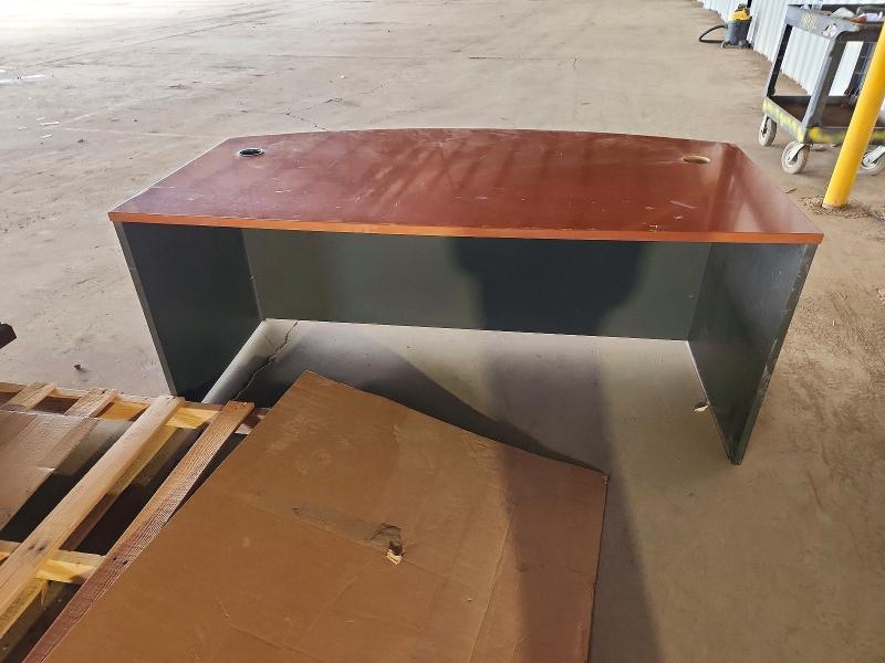 2019 Desk Desk