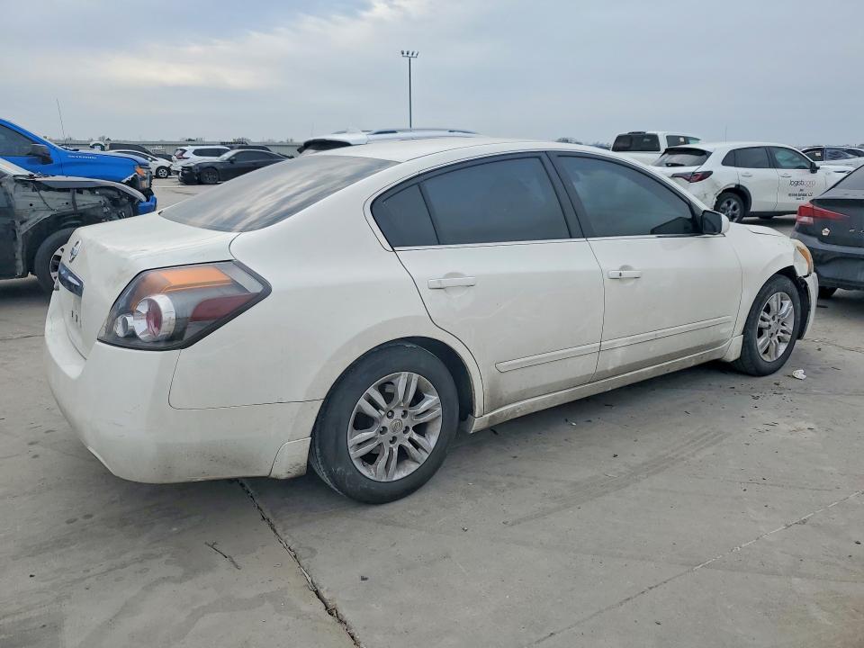 2010 Nissan Altima Base