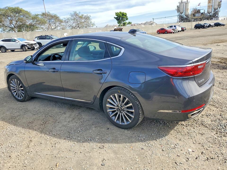 2017 KIA Cadenza Premium