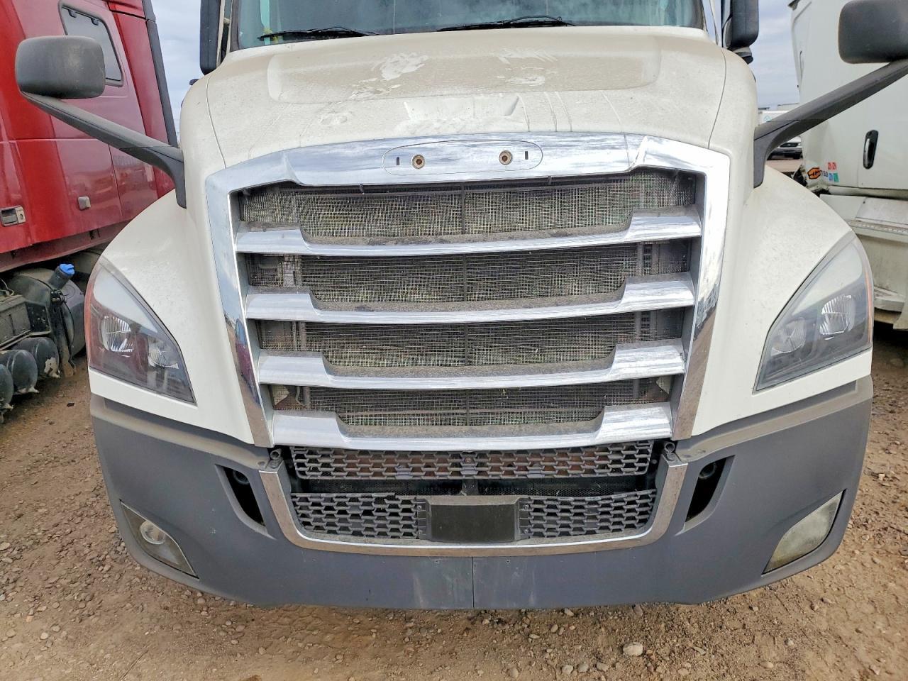 2020 Freightliner Cascadia 126 Semi Truck