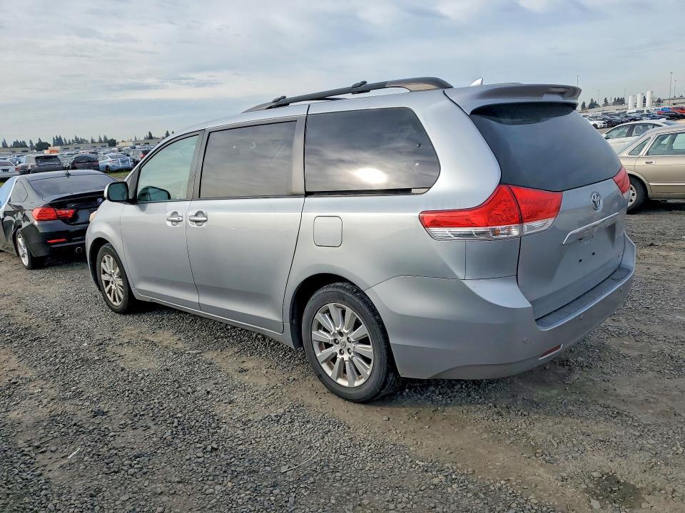 2011 Toyota Sienna xle