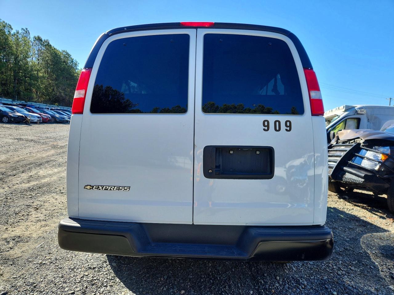 2023 Chevrolet Express G3500 LS